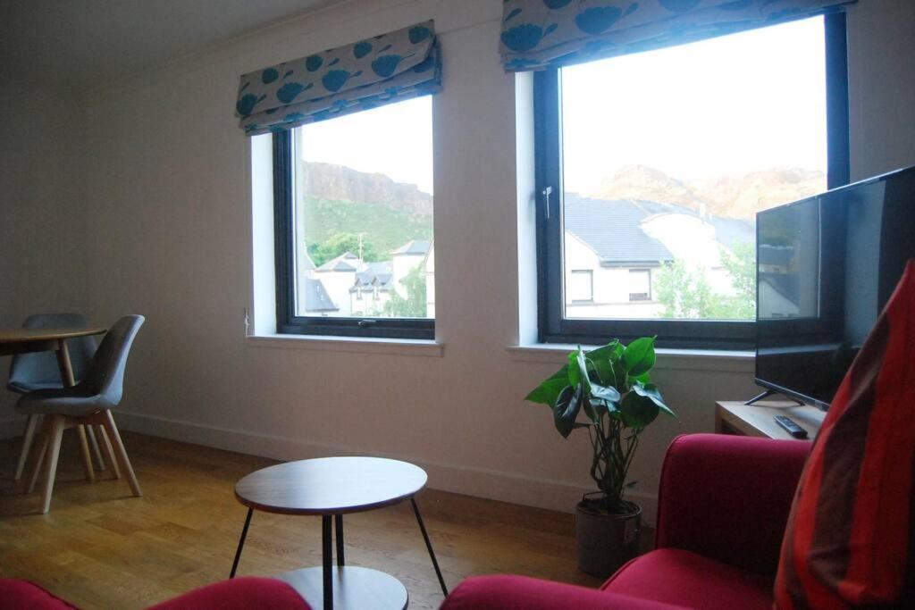 Central Two Bed Flat Close To Arthur'S Seat And University Edimburgo Exterior foto